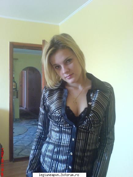 uite vezi... 2 blonde